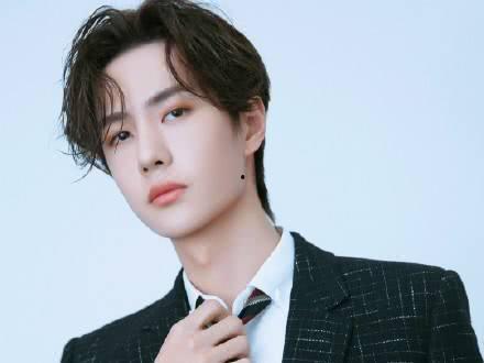 王一博照片爆料最新,帅气魅力再升级！